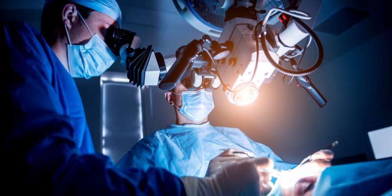 Yeni cerrahi teknolojiler beyin tümörü ameliyatlarındaki başarıyı artırıyor